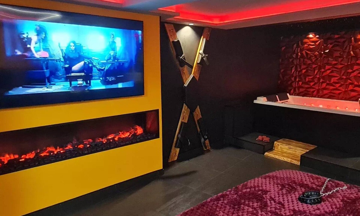 Bargemon Bed & Breakfast | Loveroom "des Chaines Les Passions