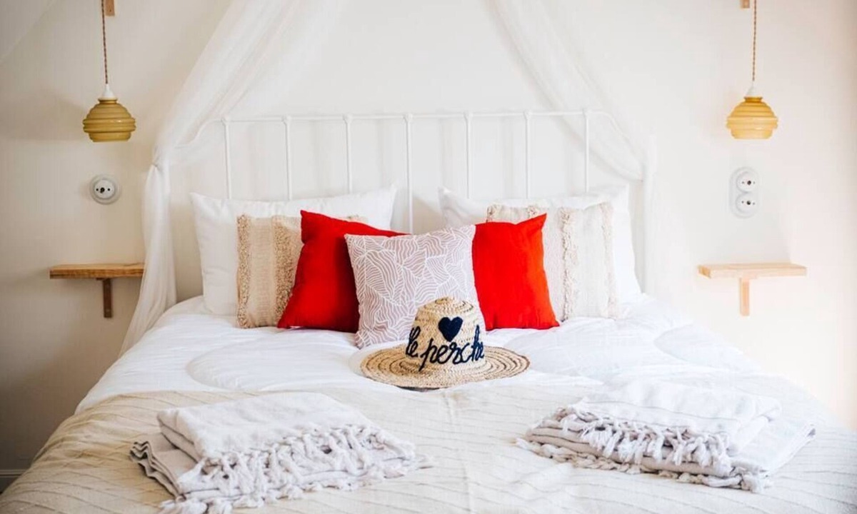 Moulins-la-Marche House | Loveroom Du Perche: house with balneo