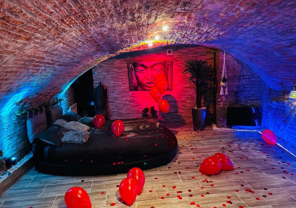 Valenciennes Hotel | loveroom21