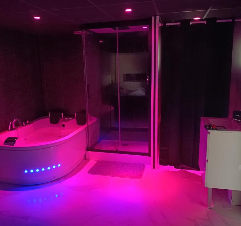 Brocas Villa | Loveroomlecupidon