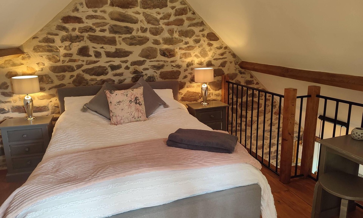 Saint-Pardoux-Corbier Cottage | Lovingly renovated bread oven