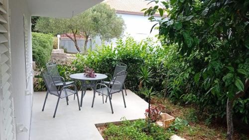 Loviste Apartment | Loviste apartments