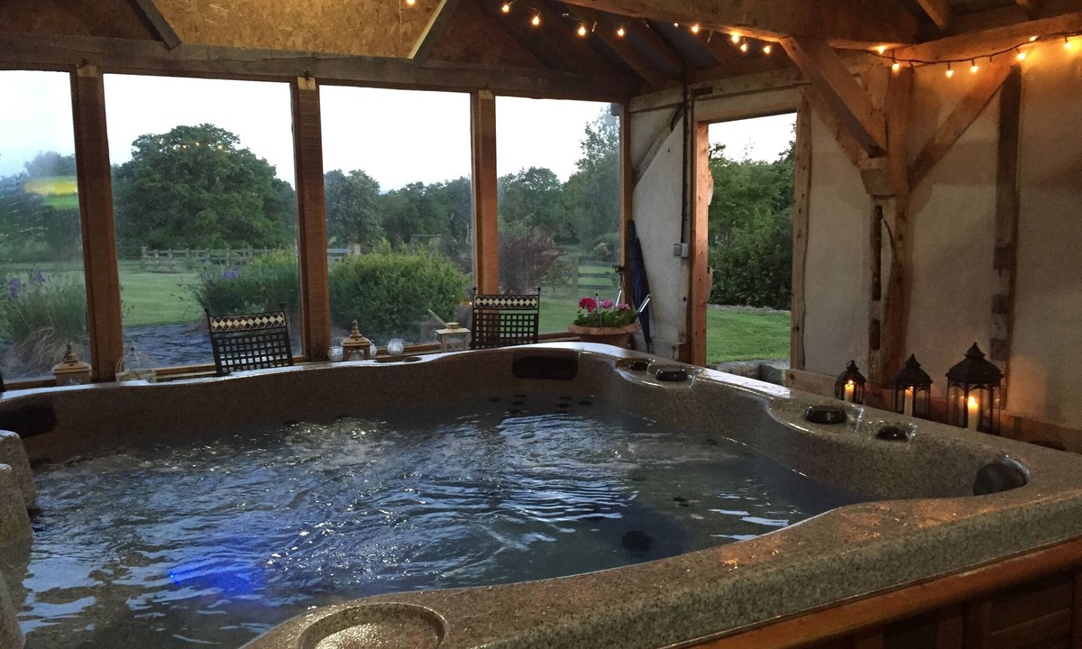 Pembridge Hotel | Lowe Farm - Bed & Breakfast Leominster