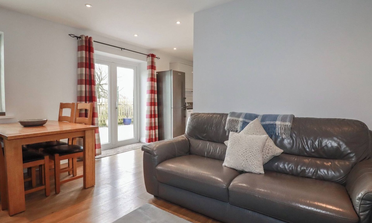 Pendoggett Cottage | Lowenek