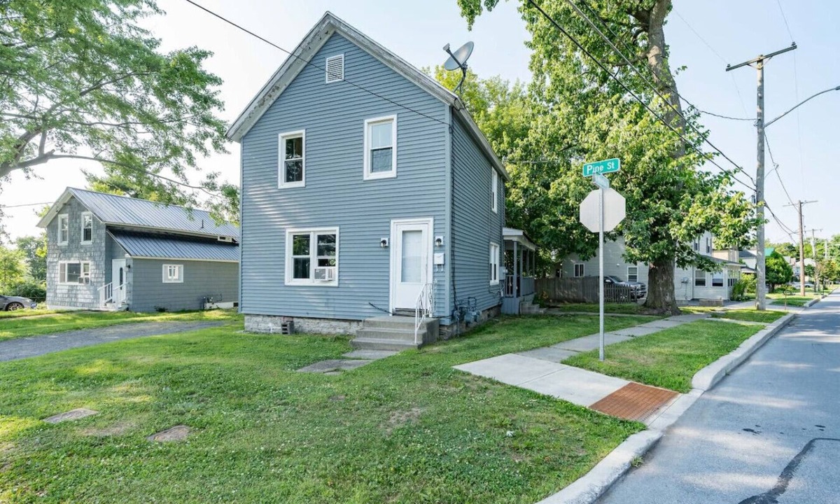 Watertown Apartment | Lower Apartment on Pine Street