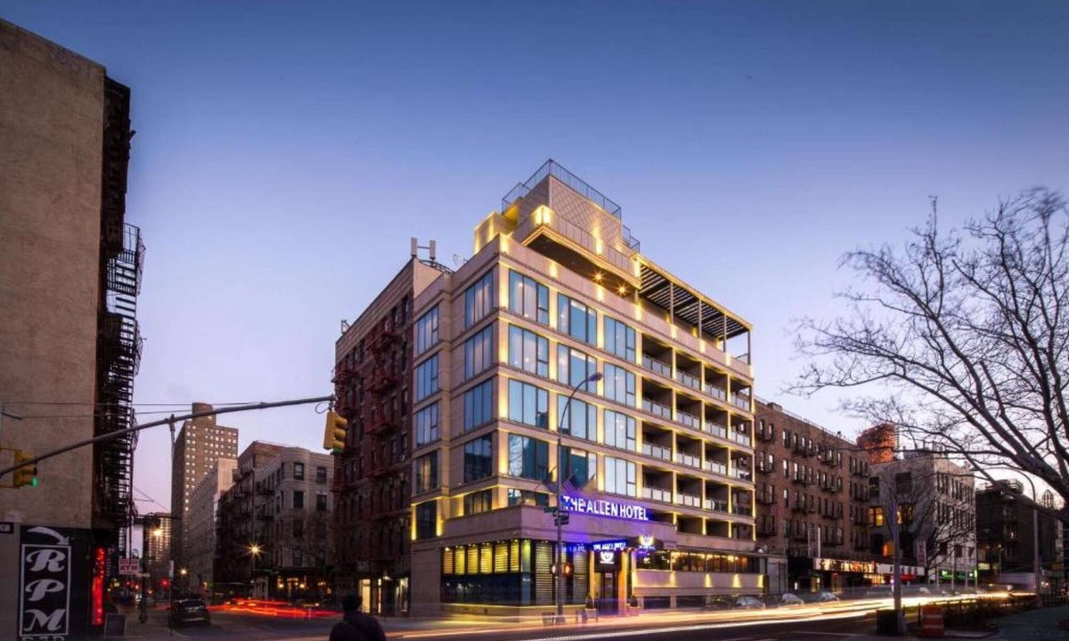 Lower East Side Hotel | Lower East Side | Sauna + Gym + Balcony
