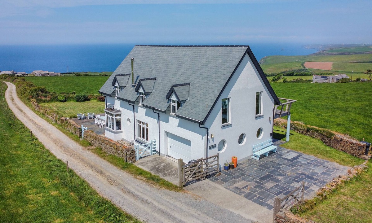 St Teath Cottage | Lower Hendra Cottage