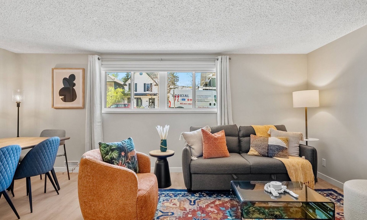 Inglewood House | Lower Level Gem! 2 King Beds, Dining, Wifi,