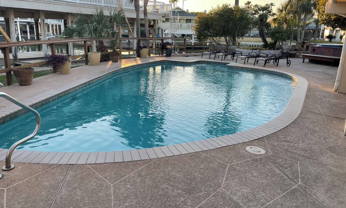 Jamaica Beach House | Lowest prices ever! 7BR 6 BA pool, hot tub on water proms
