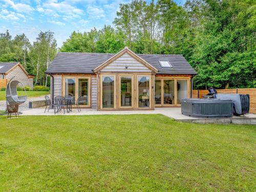 Kingstone House | Loxford Lodge - Uk47304