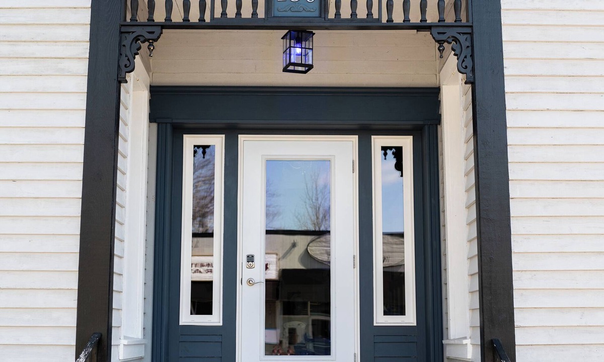 Shelburne Hotel | Loyalist Inn & Suites