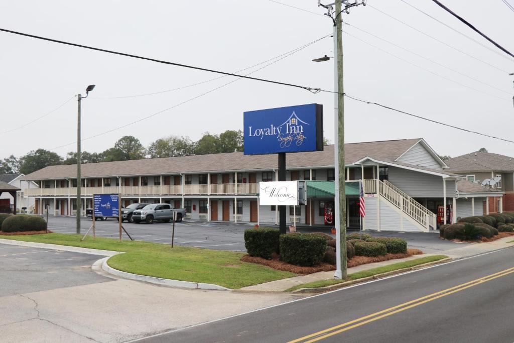 Hawkinsville Hotel | Loyalty Inn Hawkinsville
