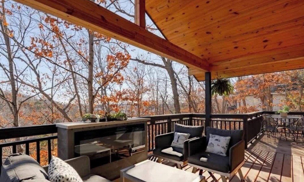 Lake of the Ozarks House | LOZ, Hot tub, Golf, fun, Margaritaville/Redhead