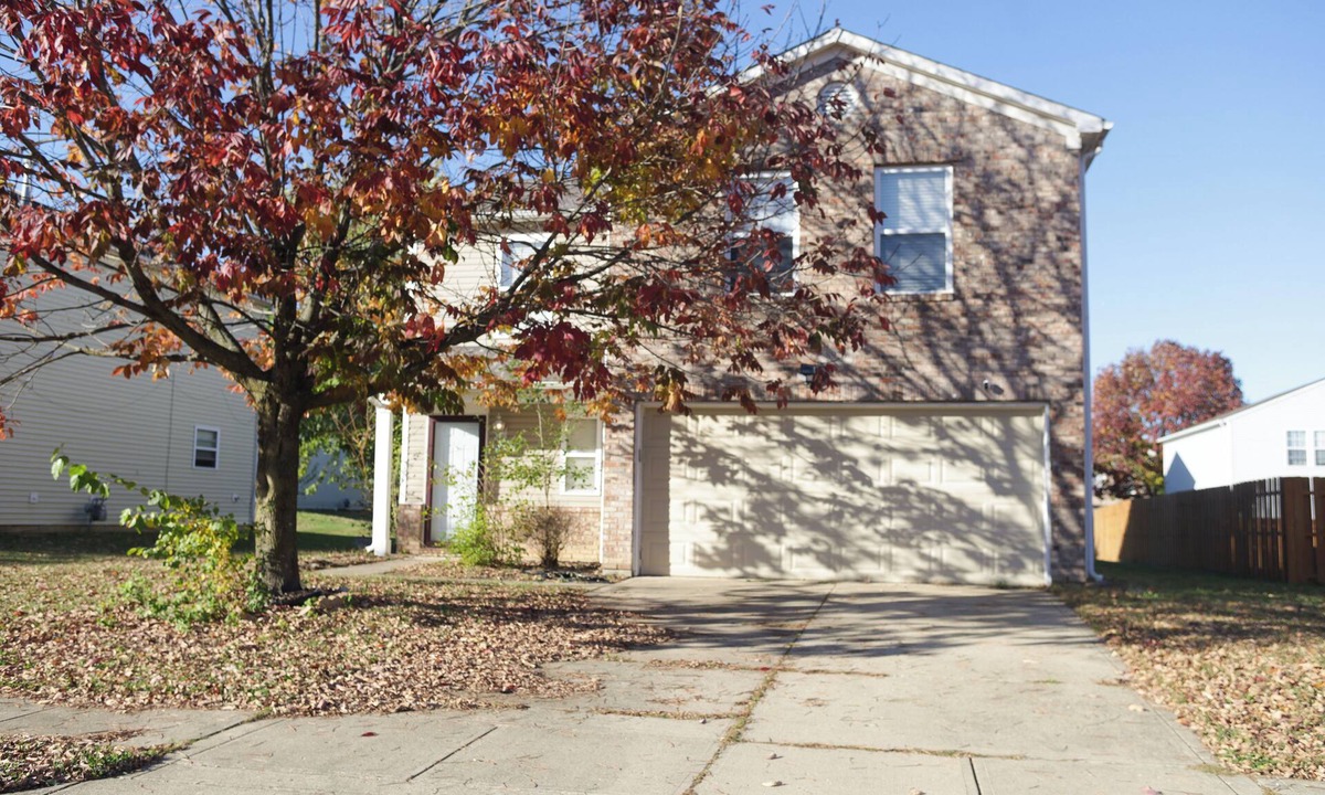 Wayne House | LRCD - Quiet, Modern Home Near Downtown & Airport