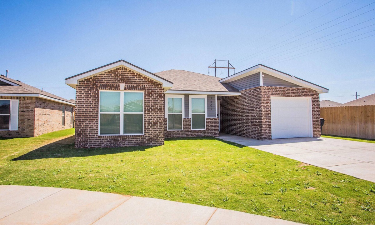 North by Northwest House | Lubbock Cozy Cotton Cottage