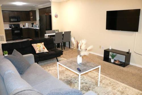 North by Northwest Apartment | Lubbock haven 3Beds, 3 baths