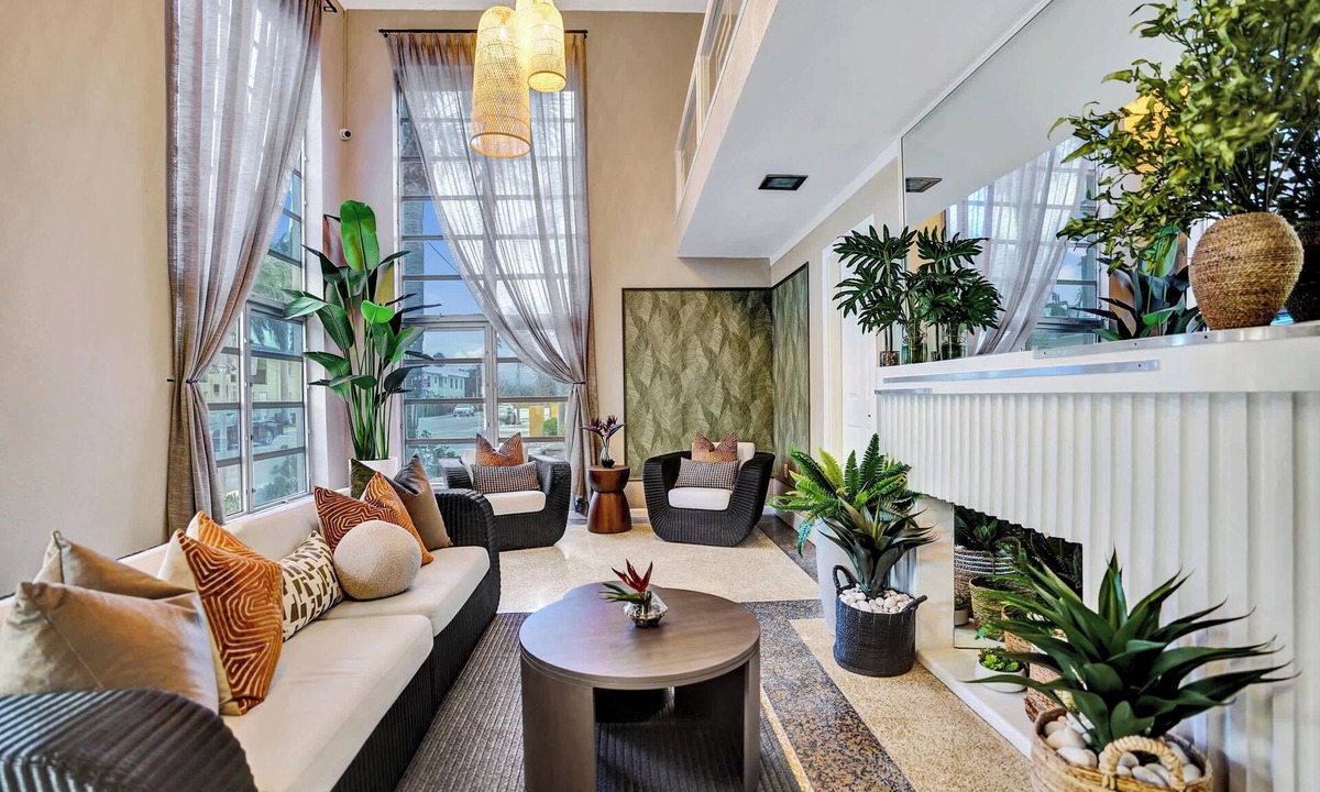 Lake Worth House | Lucerne Collection Private 4-Unit Building