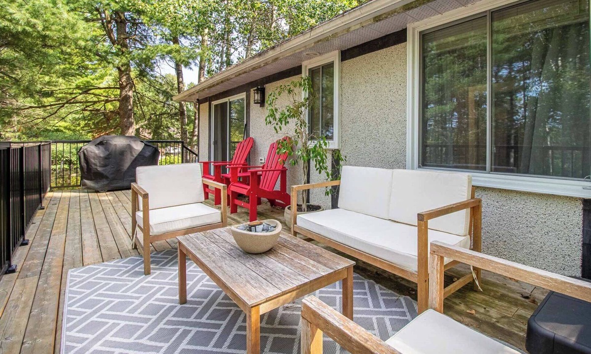 Faraday Cottage | Lucerne Shores - Three Bedroom Cottage, Sleeps 6
