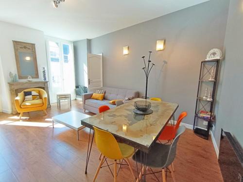 Bagneres-de-Luchon Apartment | Luchon Holidays, parking, wifi, balcon, cave, T3 8 personnes
