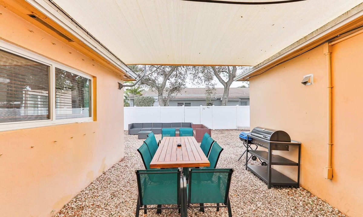 Highland Garden House | Lucky Charm STR-2750