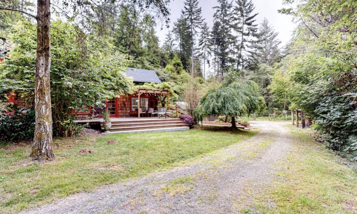 Humboldt Hill House | Lucky Clover over the Covered Bridge