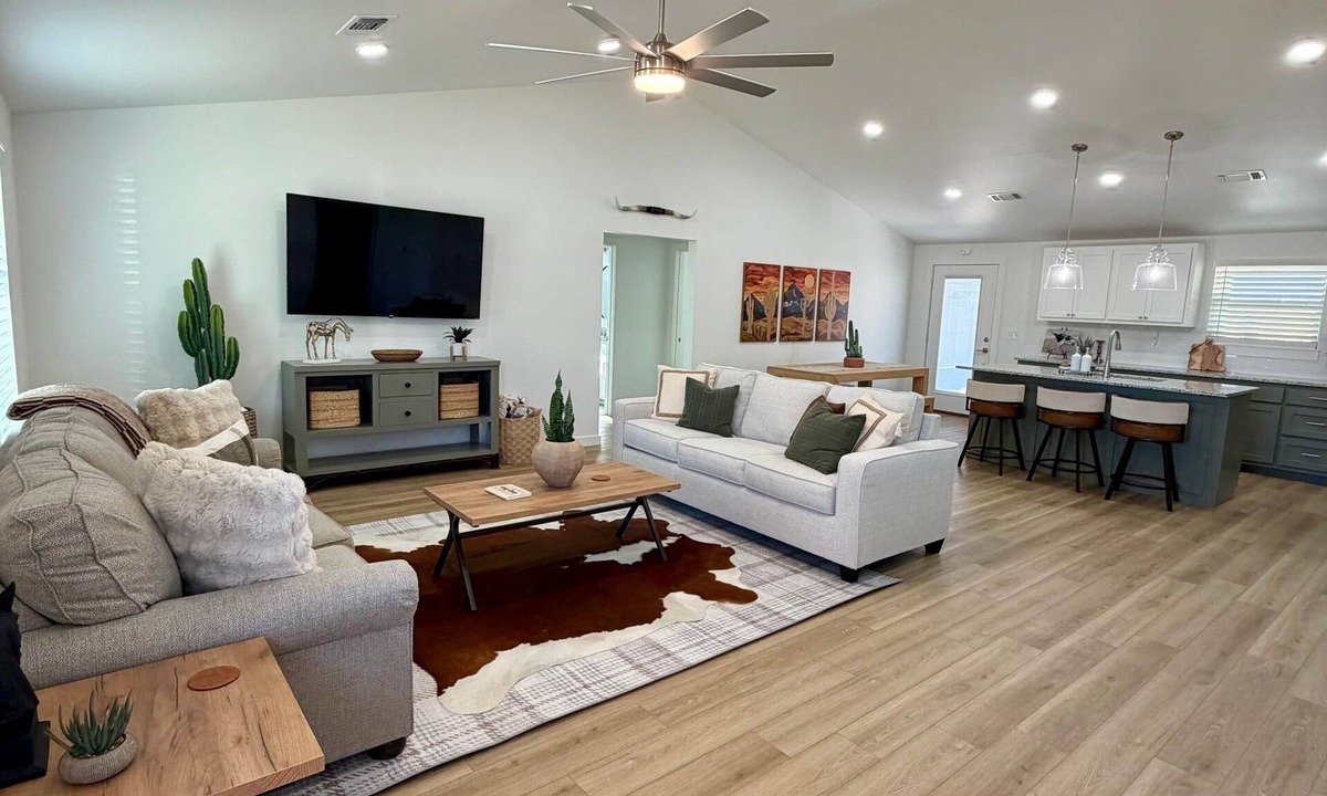 Thackerville House | Lucky Cowboy Lodge Near WinStar - Cozy 3BR Home