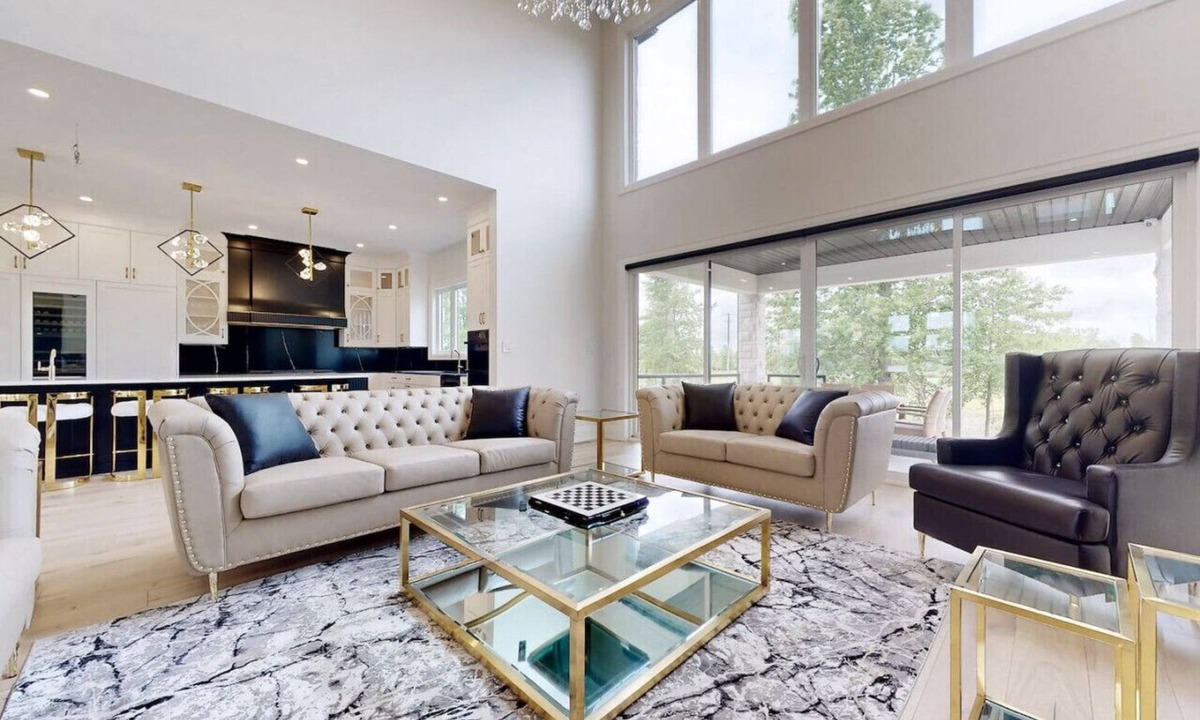 Fort Erie Apartment | Lucky Mansion - a Luxury Villa in Fort Erie !