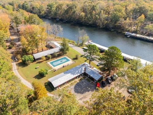 Wilburn Resort | Lucky Trout Lodge