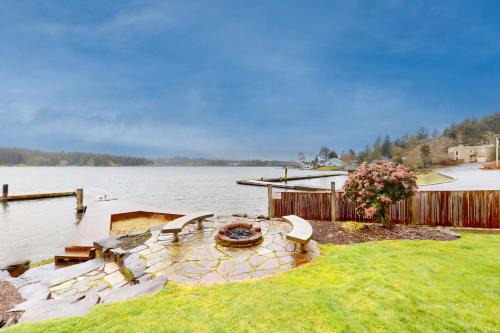 Lincoln City House | Lucy's Lagoon
