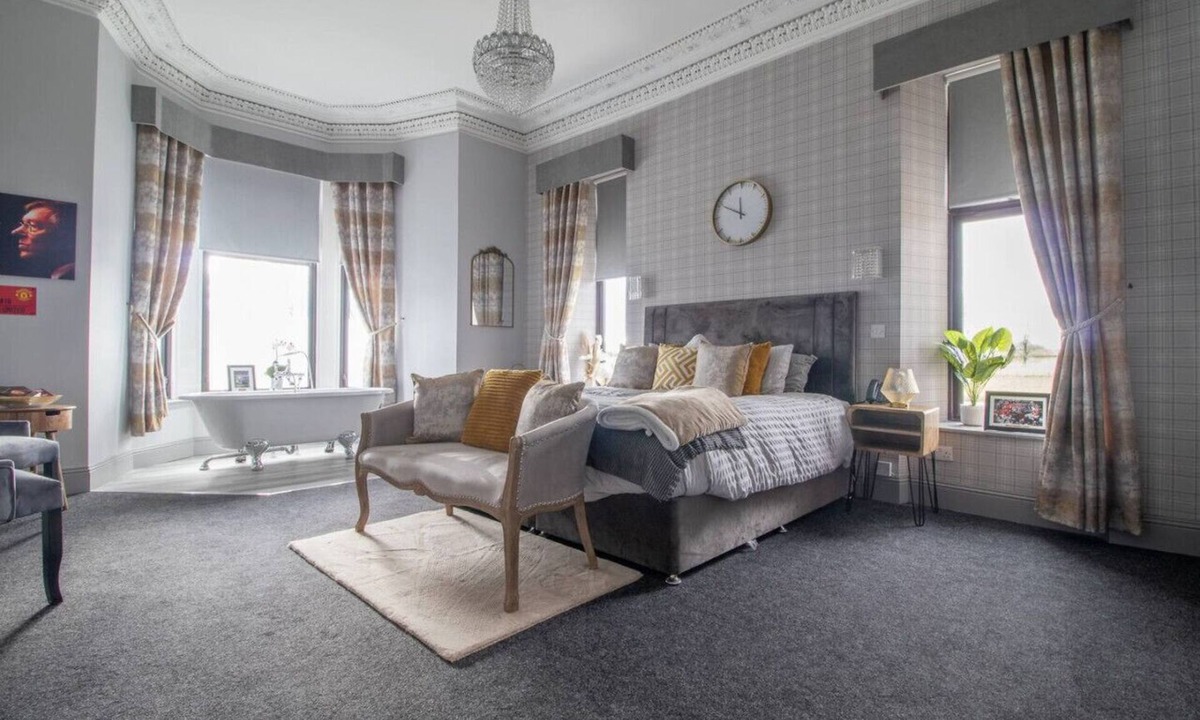 Kilmarnock Condo | Lugton Rooms - Executive Suite