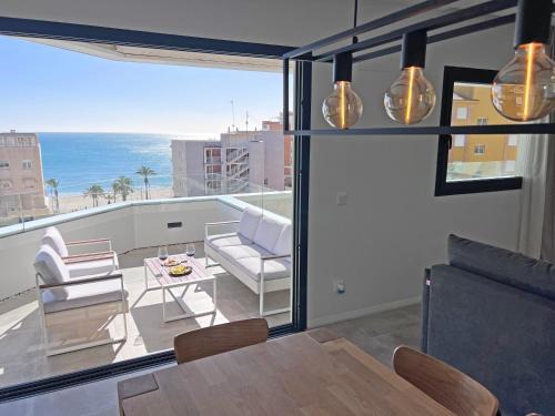 Muchamiel Apartment | Lujo, Piscina, Terraza frente al Mar y Parking Privado - 2A