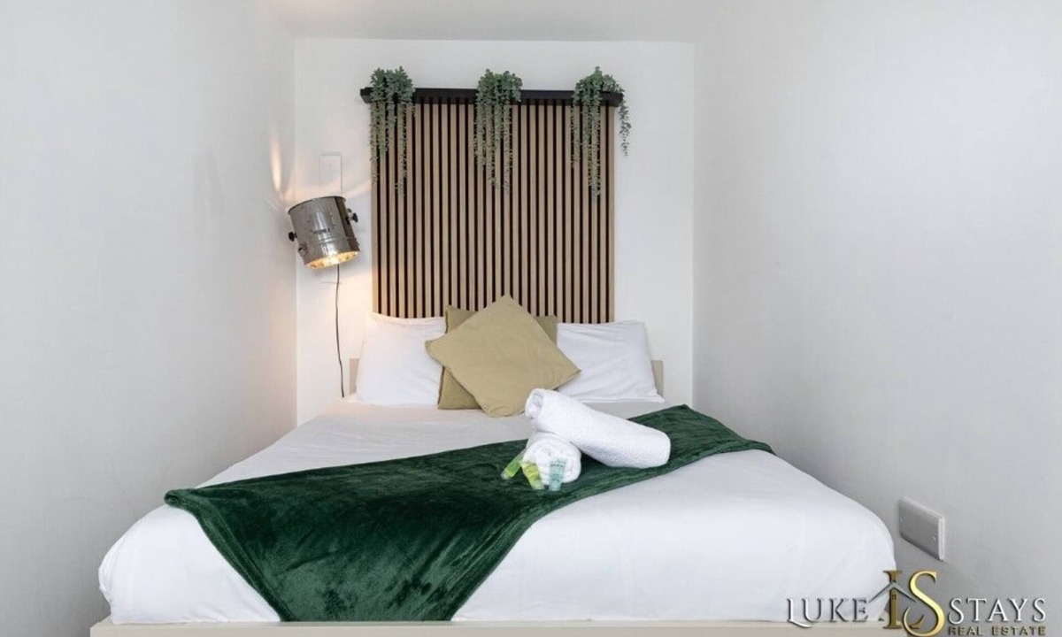 Gateshead House | Luke Stays - Whitehall Road