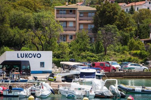 Lukovo Apartment | Lukovo Seafront Apartments