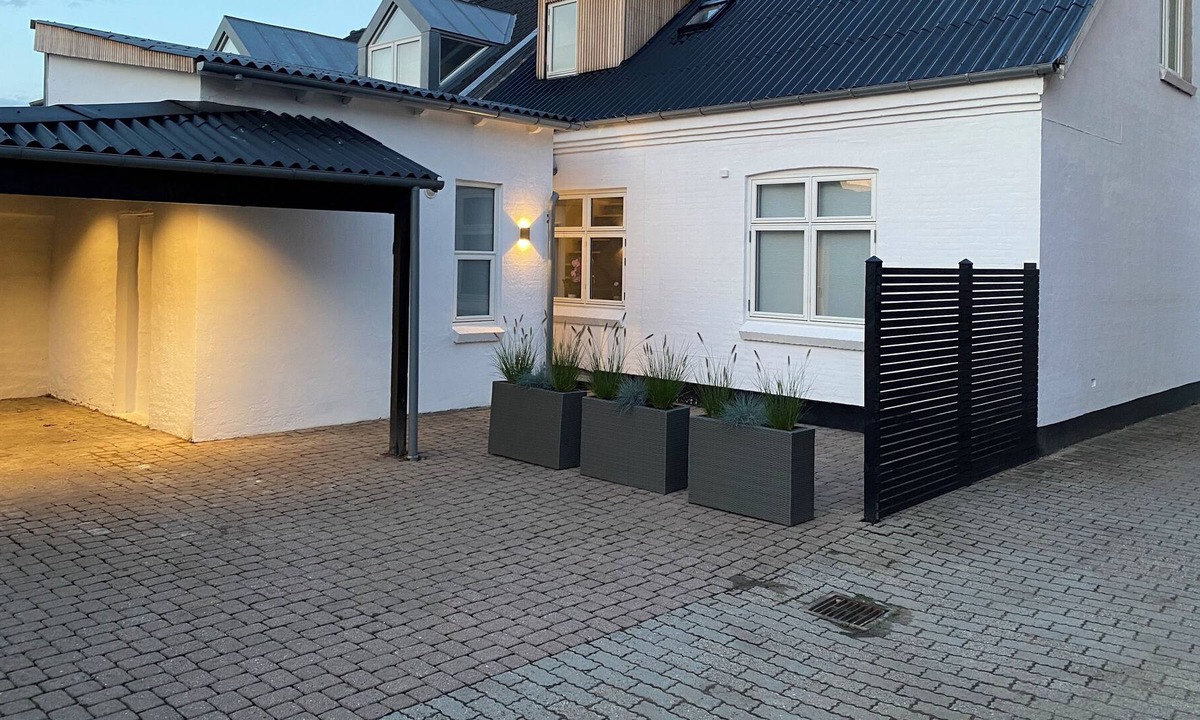 Herning House | Luksus Byhus 100 Meter fra Gågaden med Egen Carport