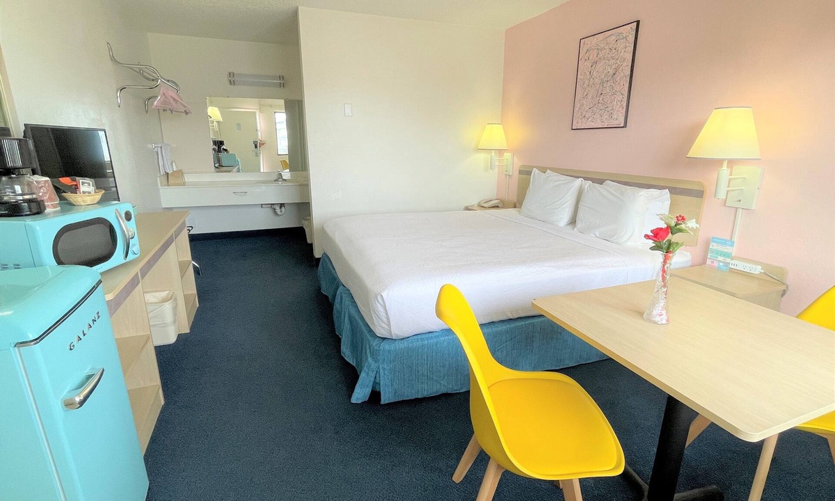 Tyrone Hotel | LuLu Hotel Silver City