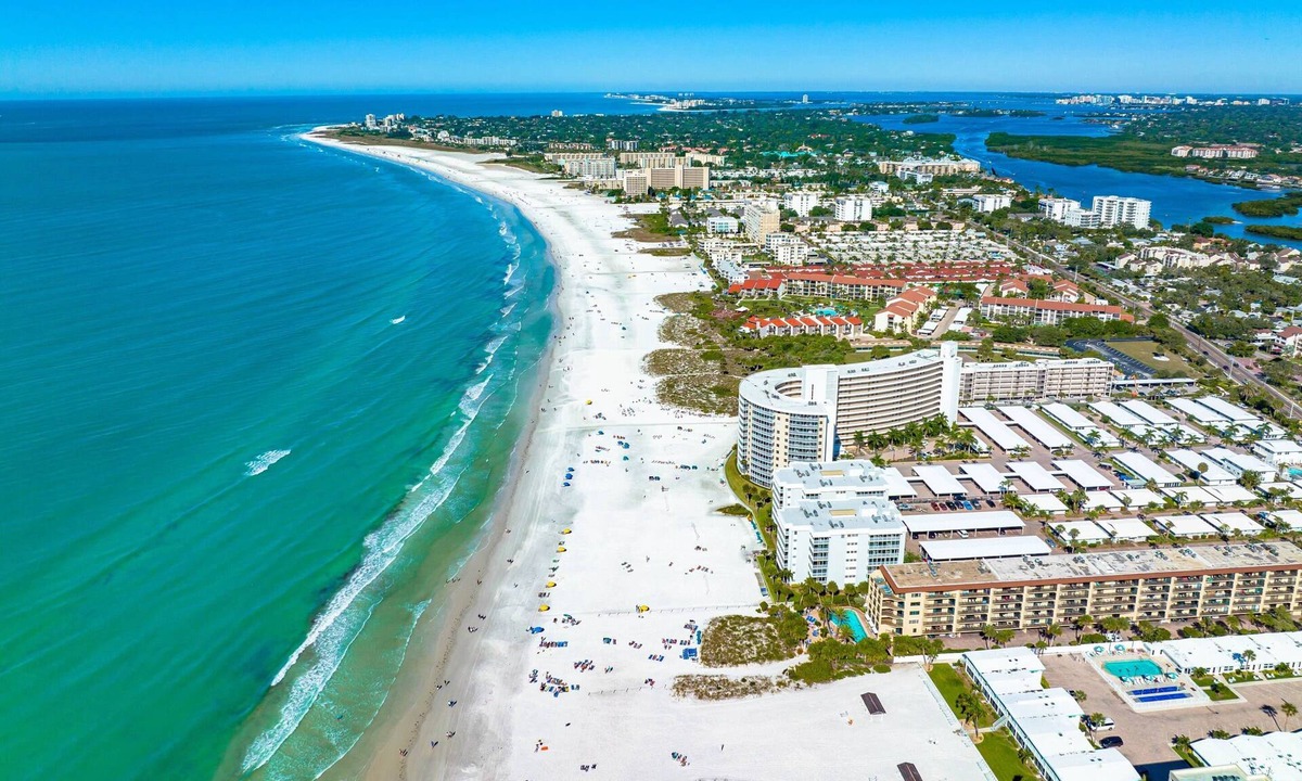 Siesta Key Condo | Lulu's Crescent Cottages - Entire two Unit Complex