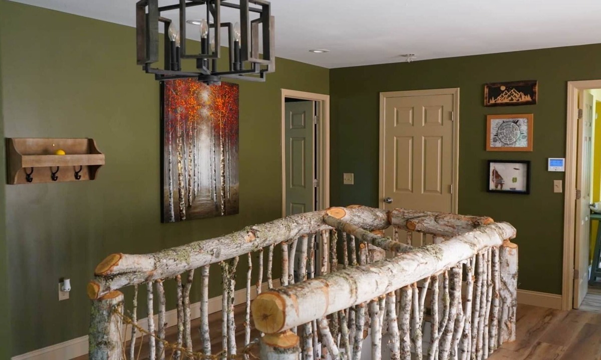 Spencer House | Lumberjack Luxury Lair | 2BR 3 Bd Steam Shower Hot Tub