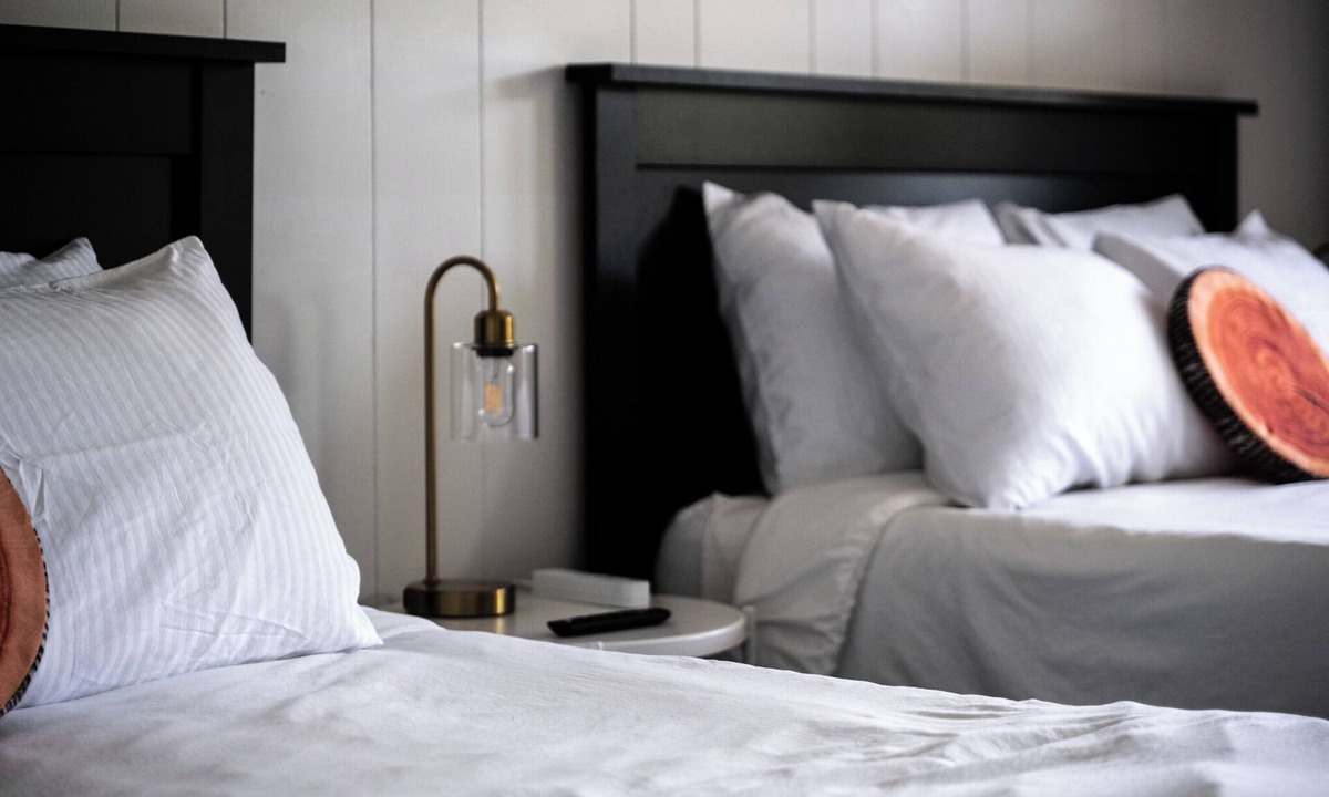 Balsam Lake Hotel | Lumberjill Lodge