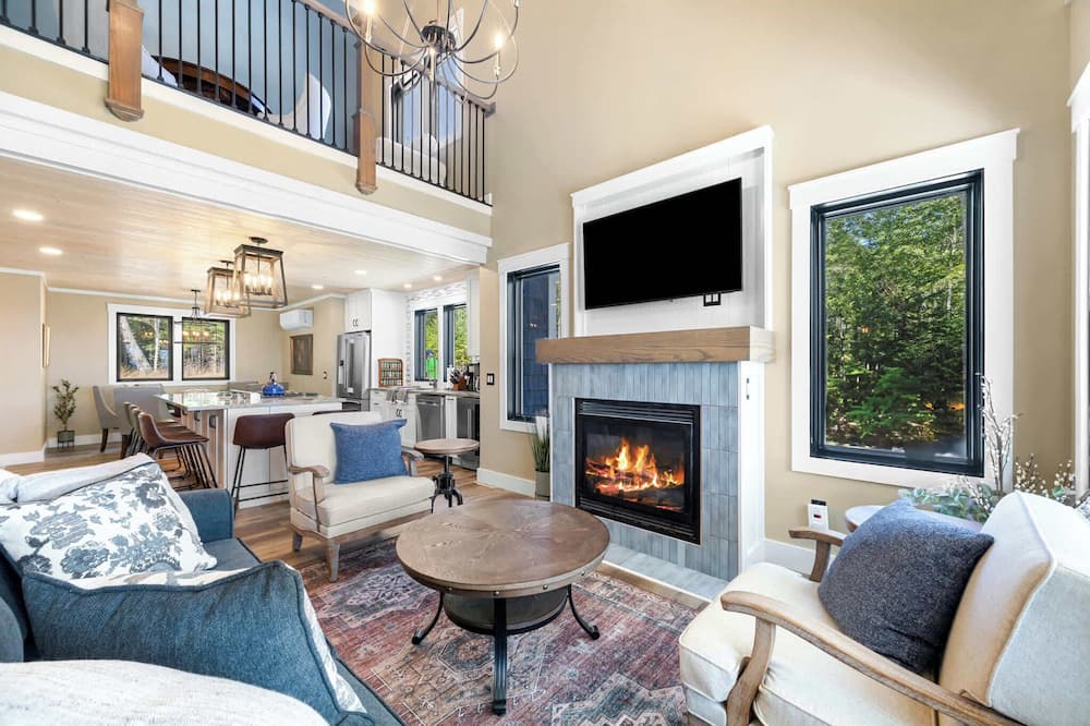 Lamoine House | Lumen Bay House-Ocean Pure