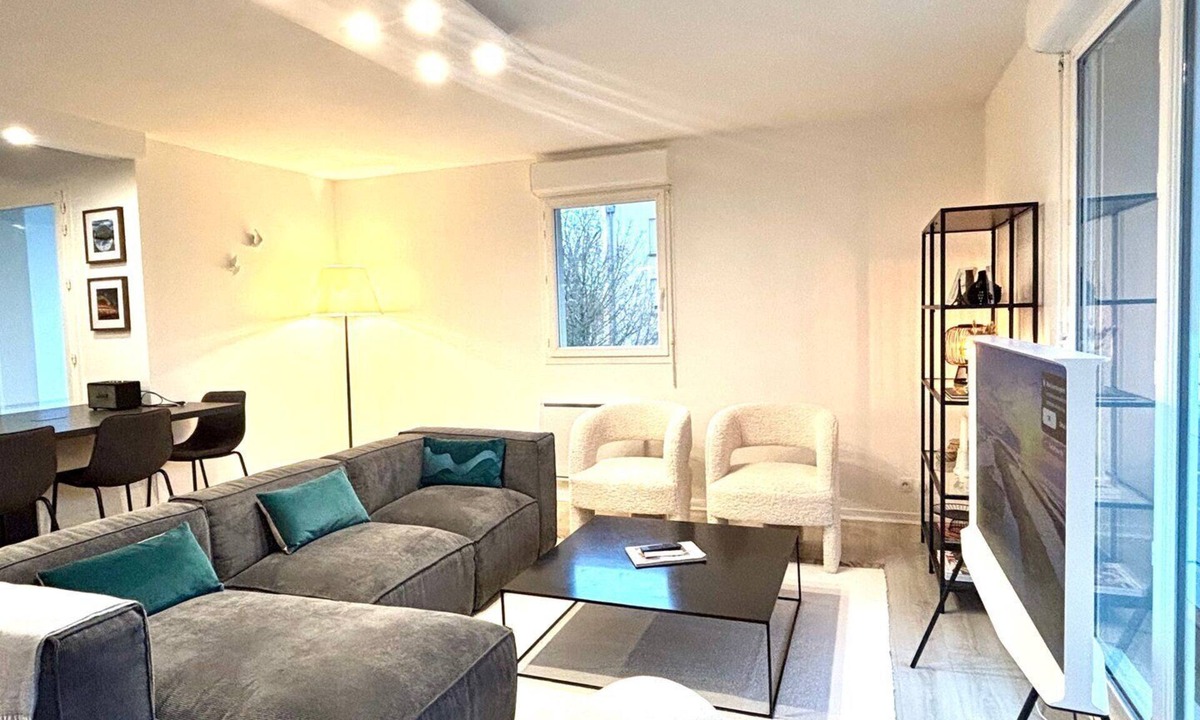 Chartres-de-Bretagne Apartment | Lumière- Sumptuous apartment