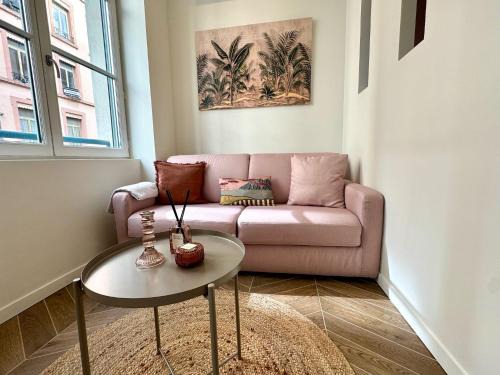 Voltaire - Saint Amour Apartment | Lumiere - Chic cocoon au coeur de lyon