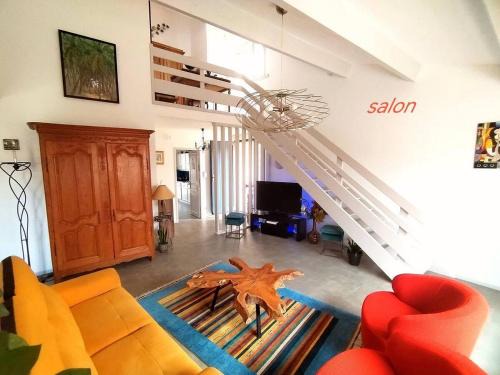 Lezignan-Corbieres Villa | Lumineuse villa au pied de la pinède
