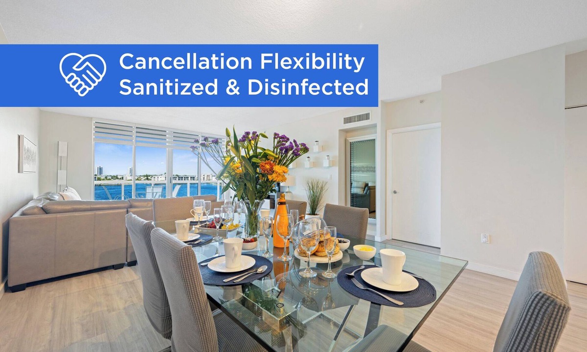 Sunny Isles Beach Condo | Luminous corner condo overlooking the bay | WIFI + Netflix + Parking