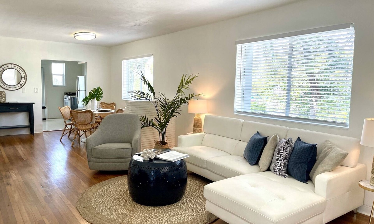 Surfside Apartment | Luna Beach Bungalow