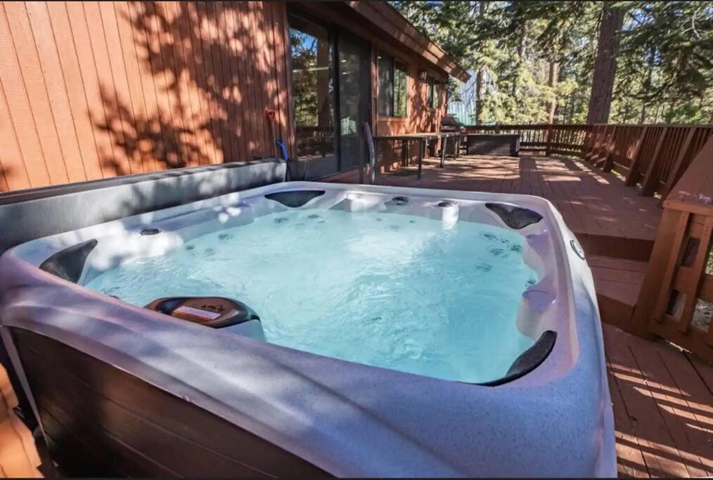 Kings Beach House | Luna Cabin - 5BR Hot Tub A/C Game Room EV Charger