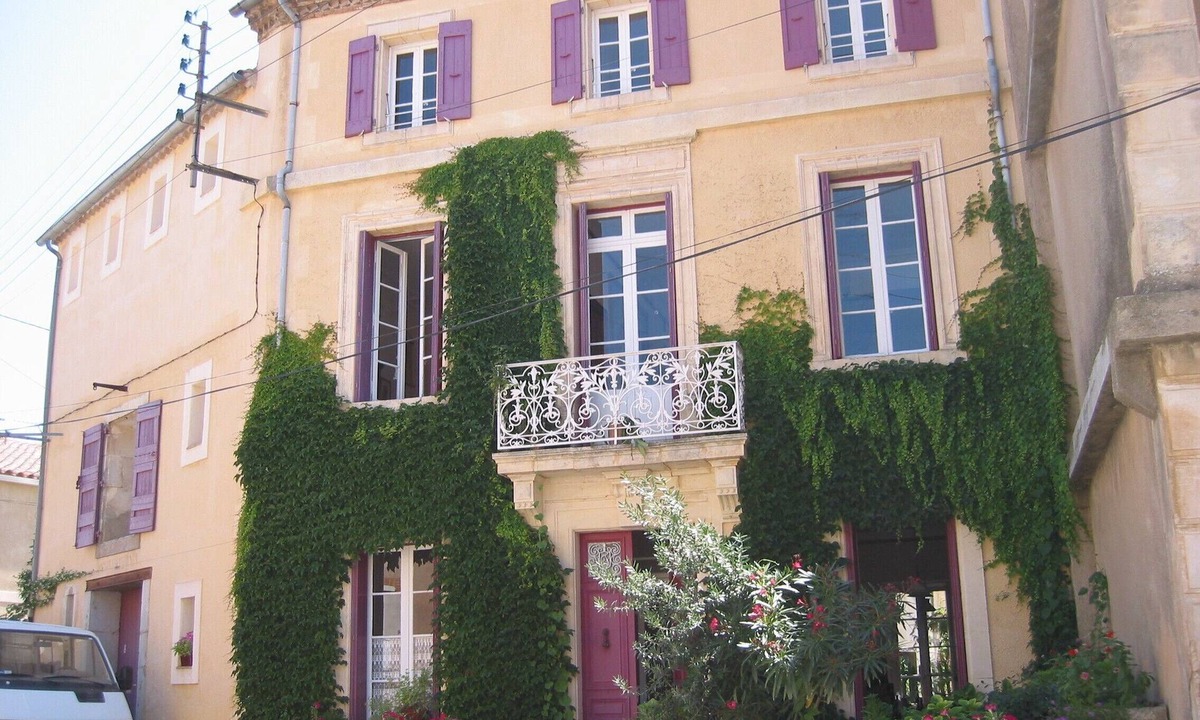 Saint-Andre-de-Roquelongue Apartment | Luna Sol holiday flat with charm
