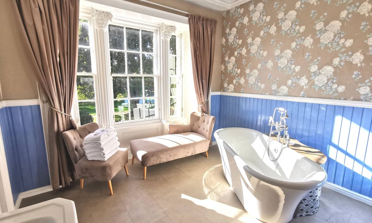 Lunan House | Lunan House