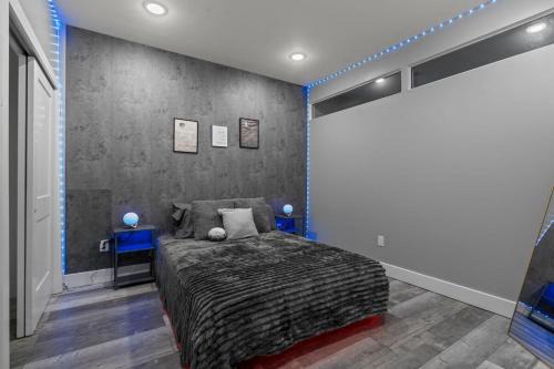 East Parkside Apartment | Lunar Escape 1 Bd Near Zoo, Rocky Steps & Downtown