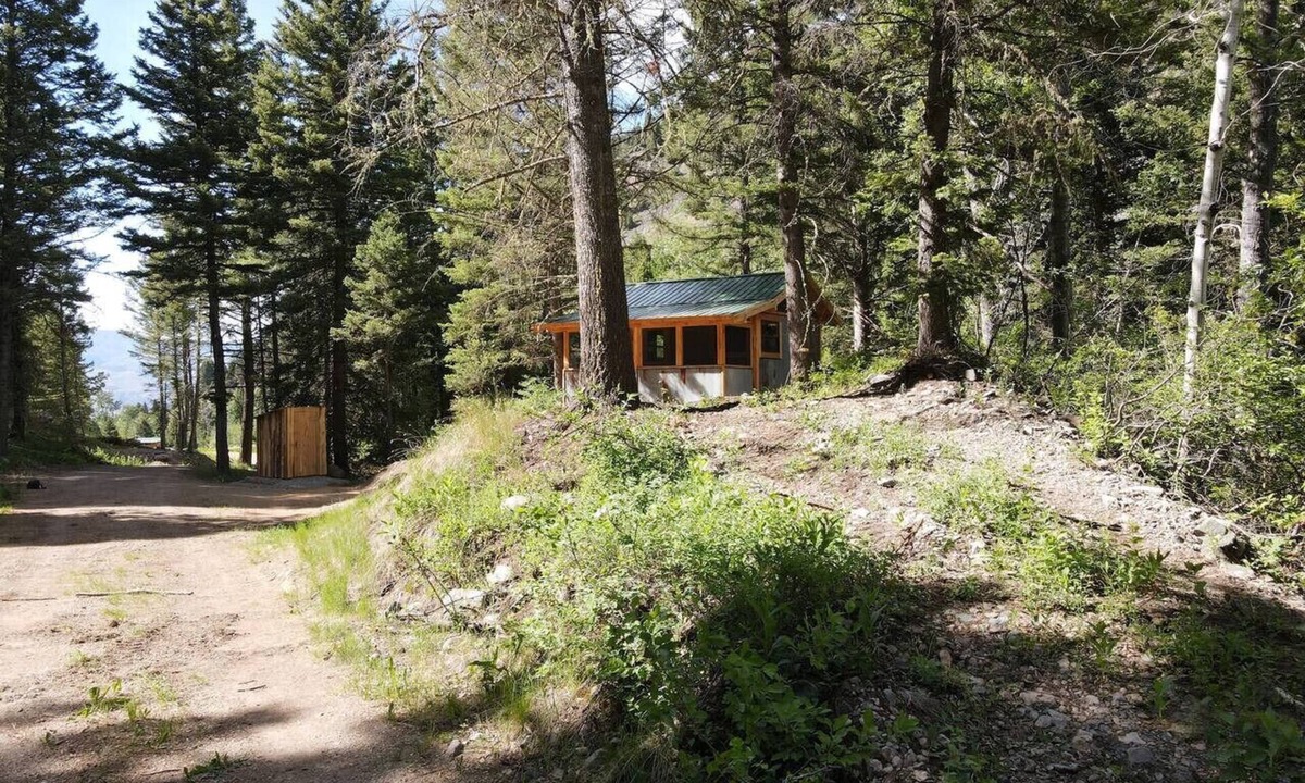 Pray Cabin | Lundy’s Slide Rock Mine
