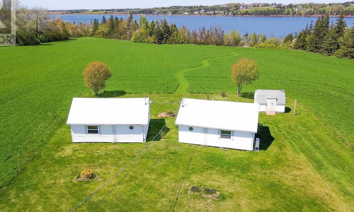 Saint Peters Bay Cottage | Lupin Cottage – Trailside Waterfront Getaway